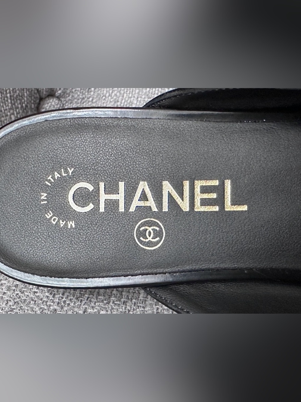 CHANEL NEW 2026 Black Patent Leather Slip-On Loafers SLIDES Gold CC HW size 38 - Picture 10 of 14